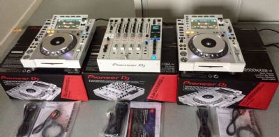 2x Pioneer Cdj-2000Nxs2W+1x Djm-900Nxs2W